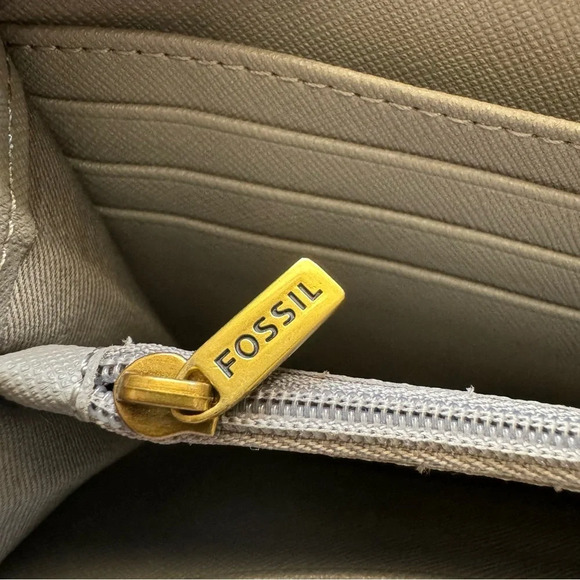 Fossil Jori Blue RFID Zip Leather Clutch Wallet Wristlet - Picture 9 of 12